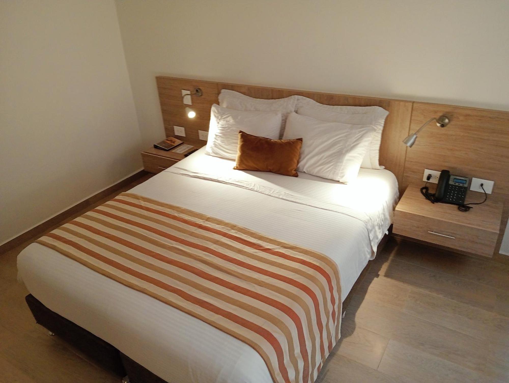 Hotel Lomas 10 Medellin By Dico Екстериор снимка