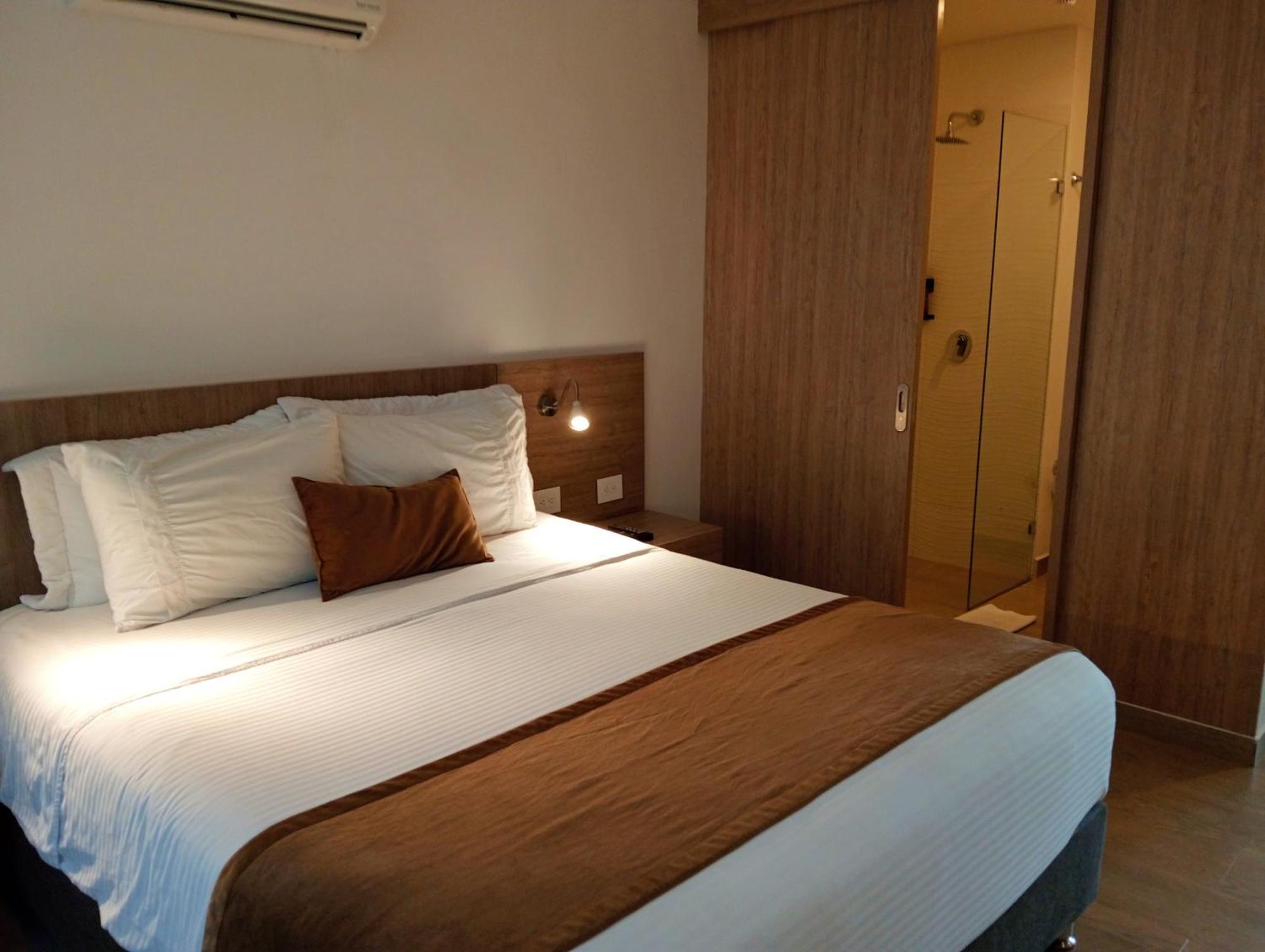 Hotel Lomas 10 Medellin By Dico Екстериор снимка